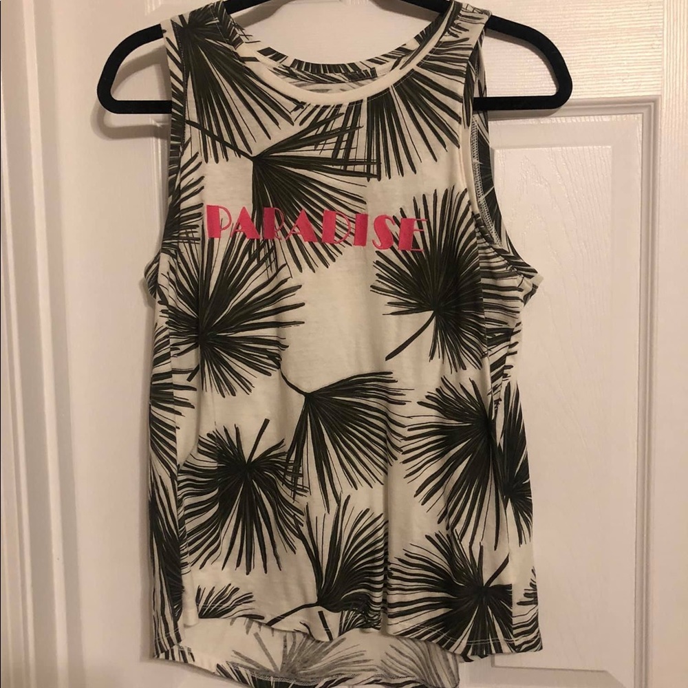 Summer sleeveless shirt